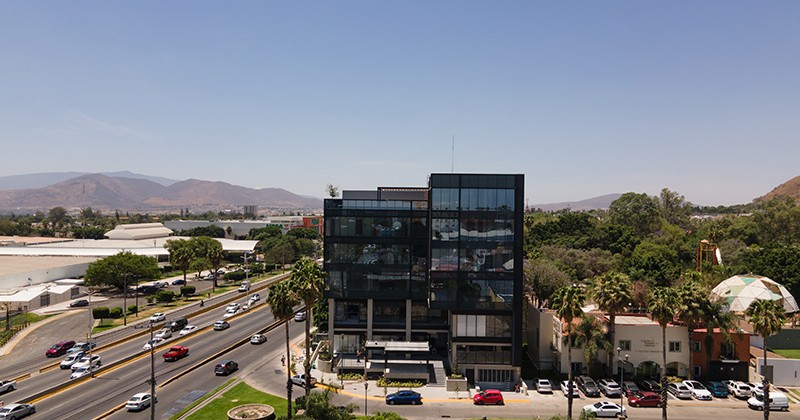 Omnivitalia Chapalita — Comercial, Vertical — Installred