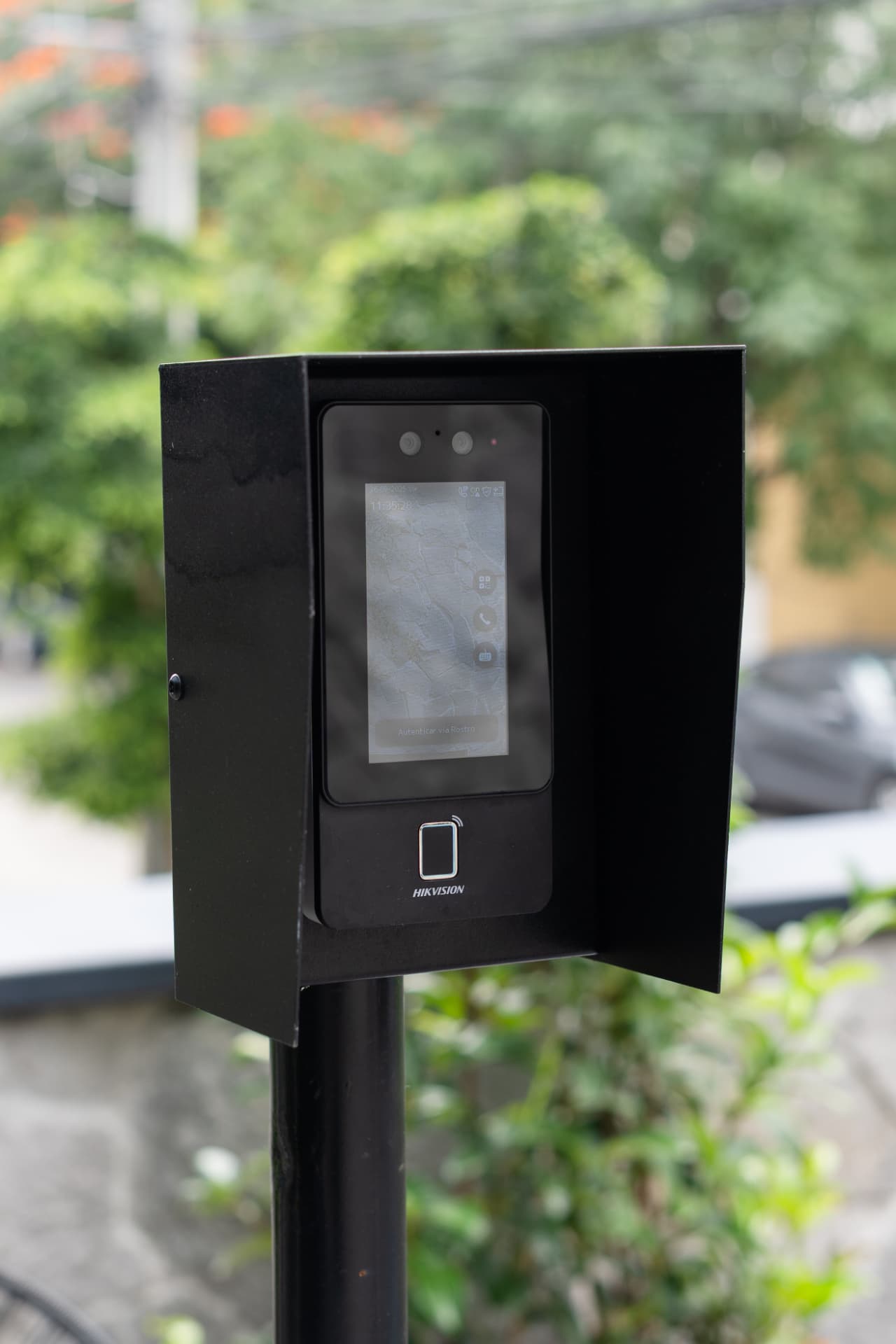 Control de accesos para puertas y condominios Installred