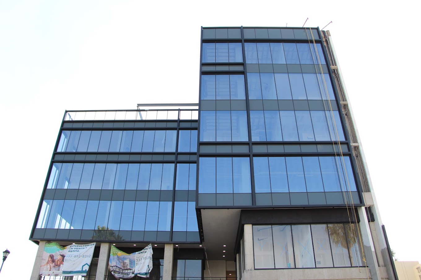 Omnivitalia Sur — Comercial, Vertical — Installred